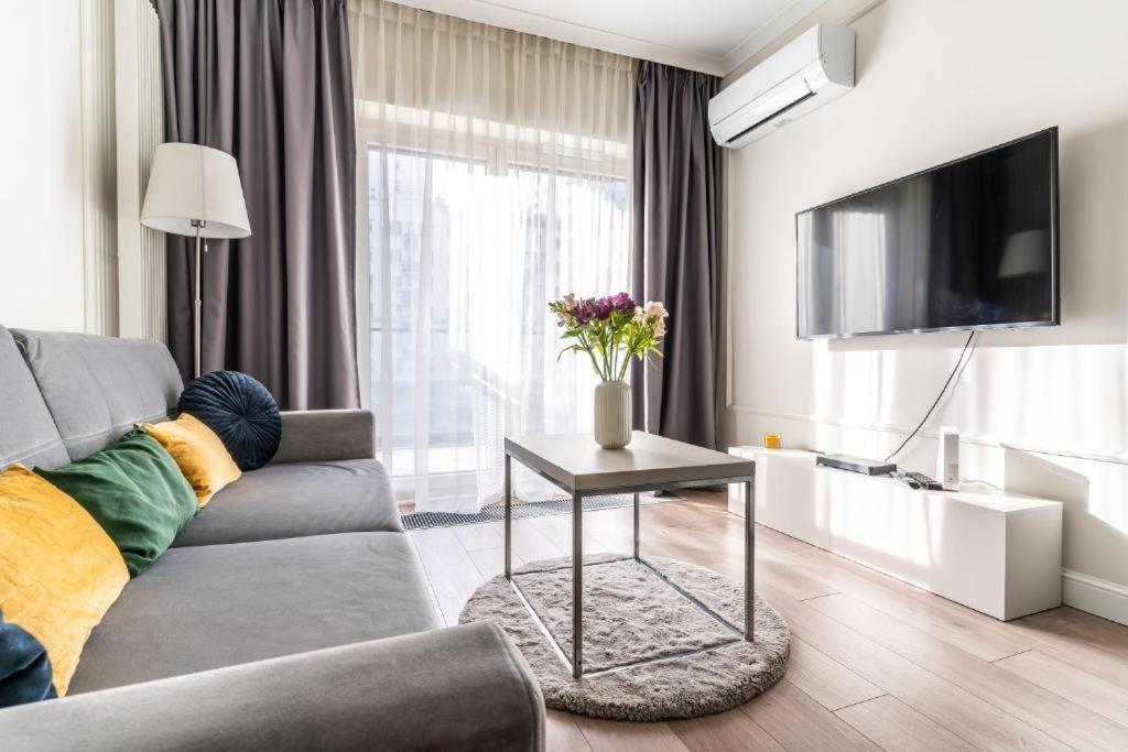 Mennica Residence By Golden Apartments Varšava Exteriér fotografie